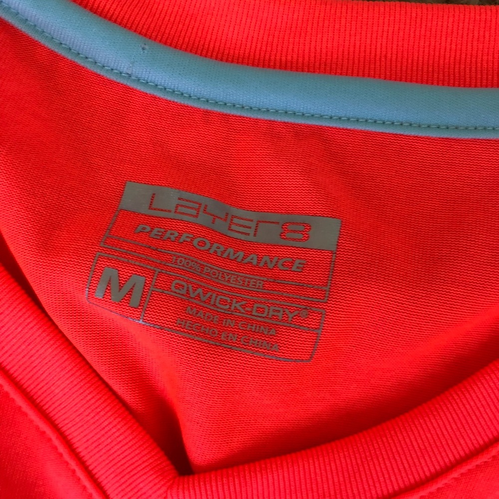 Workout top - Picture 2 of 2